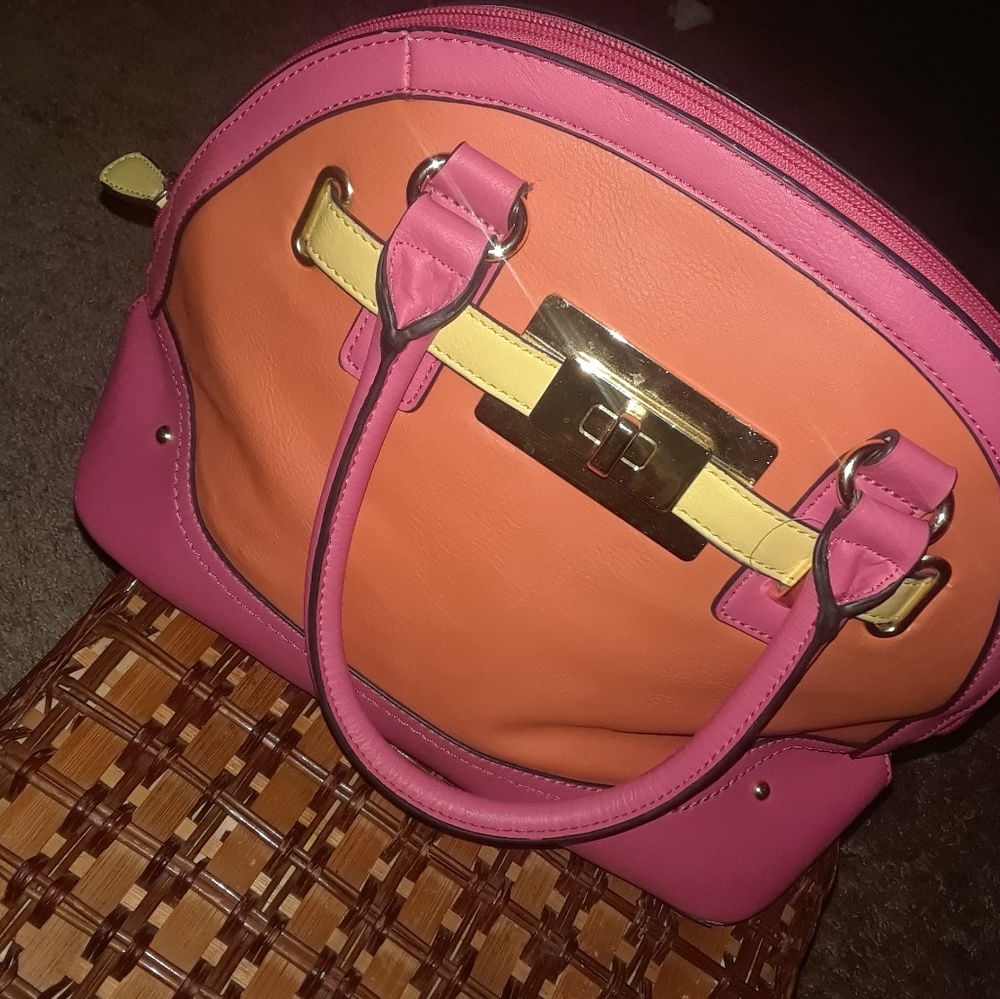 Apt 9 Purse